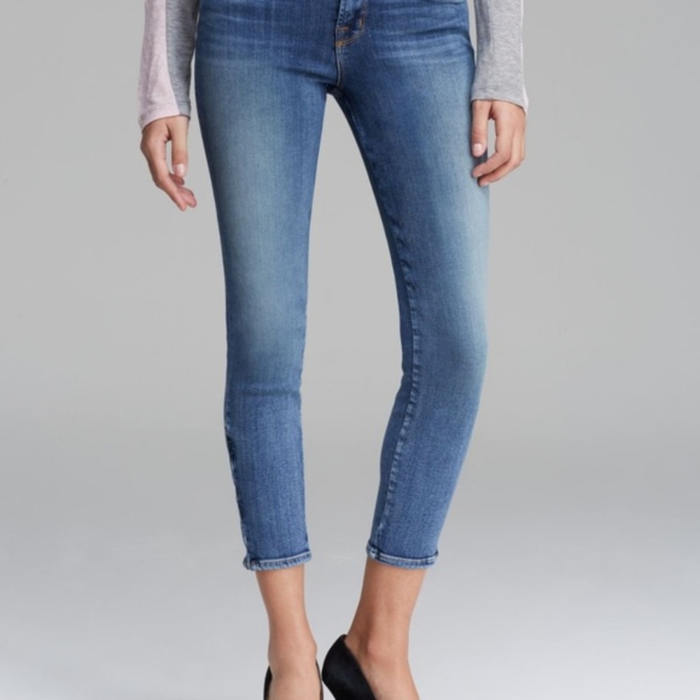 Size 24 J Brand capri zip jeans
